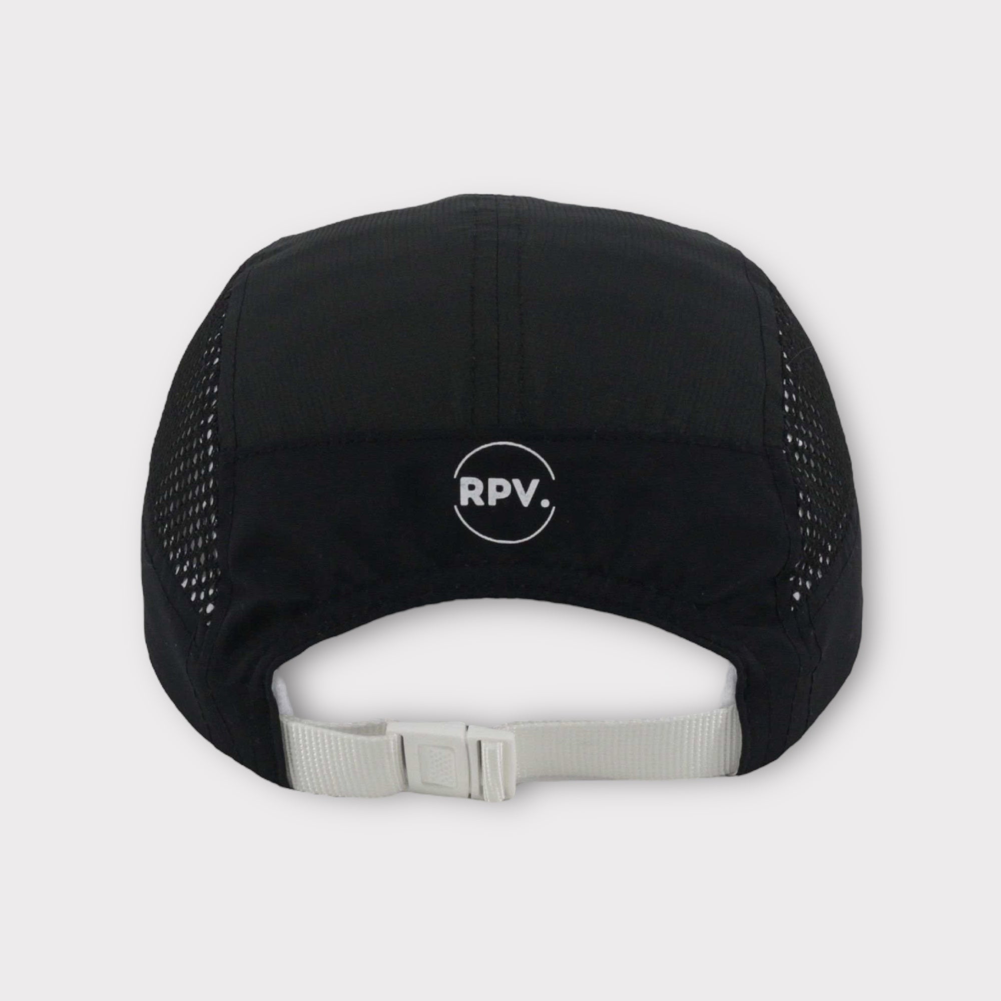 Introducing Running Cap by RPV Vers 2 – a perfect fusion of style and functionality. Inspired by the tranquil shades of nature, this cap features a captivating earthy green hue that effortlessly blends with outdoor surroundings.